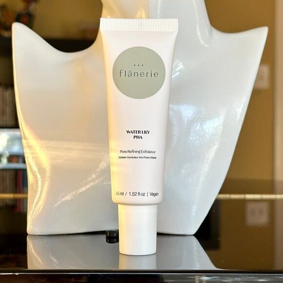SEALED Flanerie Waterlily PHA Pore Refining Exfoliator Gentle Facial Exfoliation - Picture 6 of 9